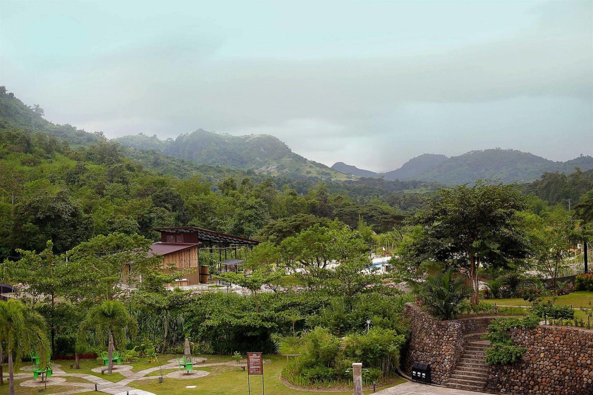 Green Canyon Leisure Farms Clark Field Екстер'єр фото