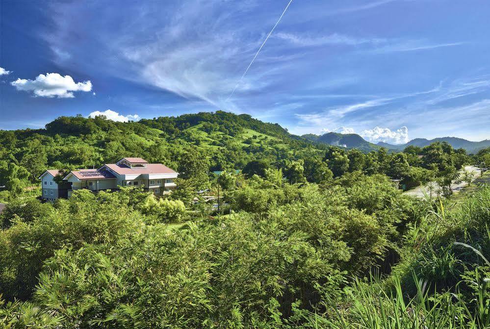 Green Canyon Leisure Farms Clark Field Екстер'єр фото